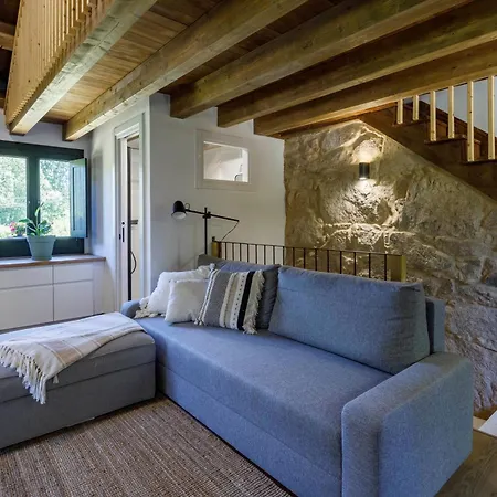 Hermoso Molino A Pie De Rio By *