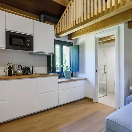 Chalet Hermoso Molino A Pie De Rio By Vigo