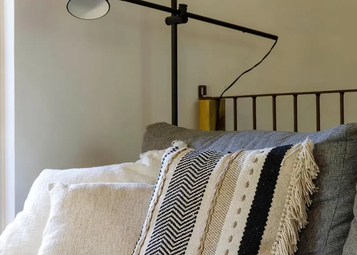 Hermoso Molino A Pie De Rio By *