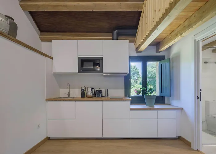 Hermoso Molino A Pie De Rio By